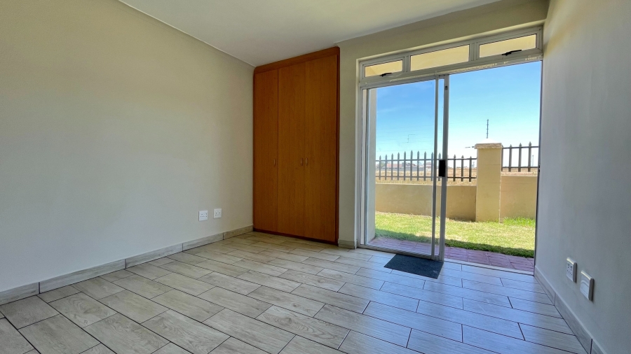 2 Bedroom Property for Sale in Whispering Pines Western Cape